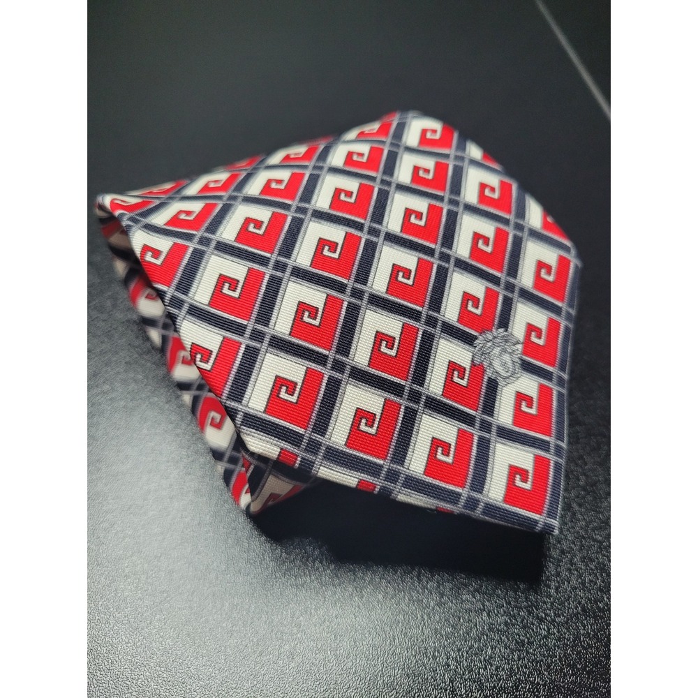 Gianni Versace Men's Necktie Red Geometric Silk 3.75x58 Excellent